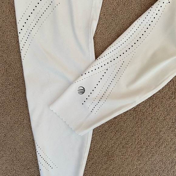 MPG Tights with Scalloped Hem - Picture 2 of 3